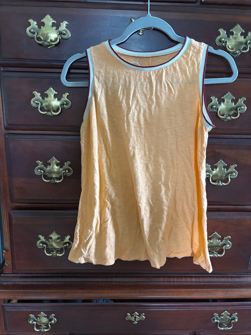 Sleeveless Crewneck Tank Top in Light Orange